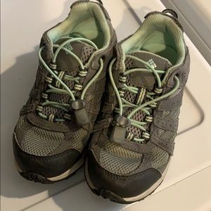 Waterproof breathable hiking shoes